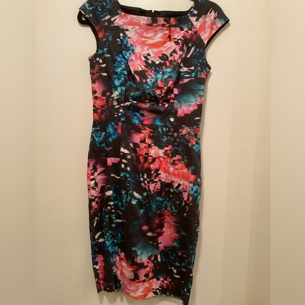French Connection Black Floral Size 4 Cocktail Retro Fitted Shift Dress